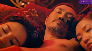 หนังโป๊จีน ฮ่องเต้มีเมียหลายคน อยากจะเอาคนไหนสามารถเรียกมาเย็ดได้เลย