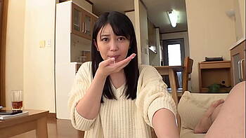 เธอเพิ่งเลิกกับแฟนมาได้ไม่กี่วันมาเจอหนุ่มหล่อเลยตรงลงอยู่ด้วยกัน