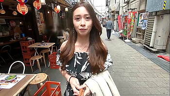 เย็ดหีลูกสาวเจ้าของร้านขายของชำในตลาดสดแอบคบกันมานานได้โอกาสเลยจัดให้สักหน่อย